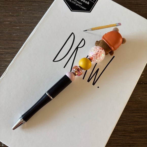 Disney Doorables: Star Wars: Wicket Warrick flocked handmade beaded pen - Picture 3 of 3